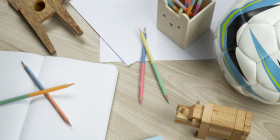 2022_MKTG_Kids desk_(c)FSC_All wood, paper and natural rubber products are certified.jpg